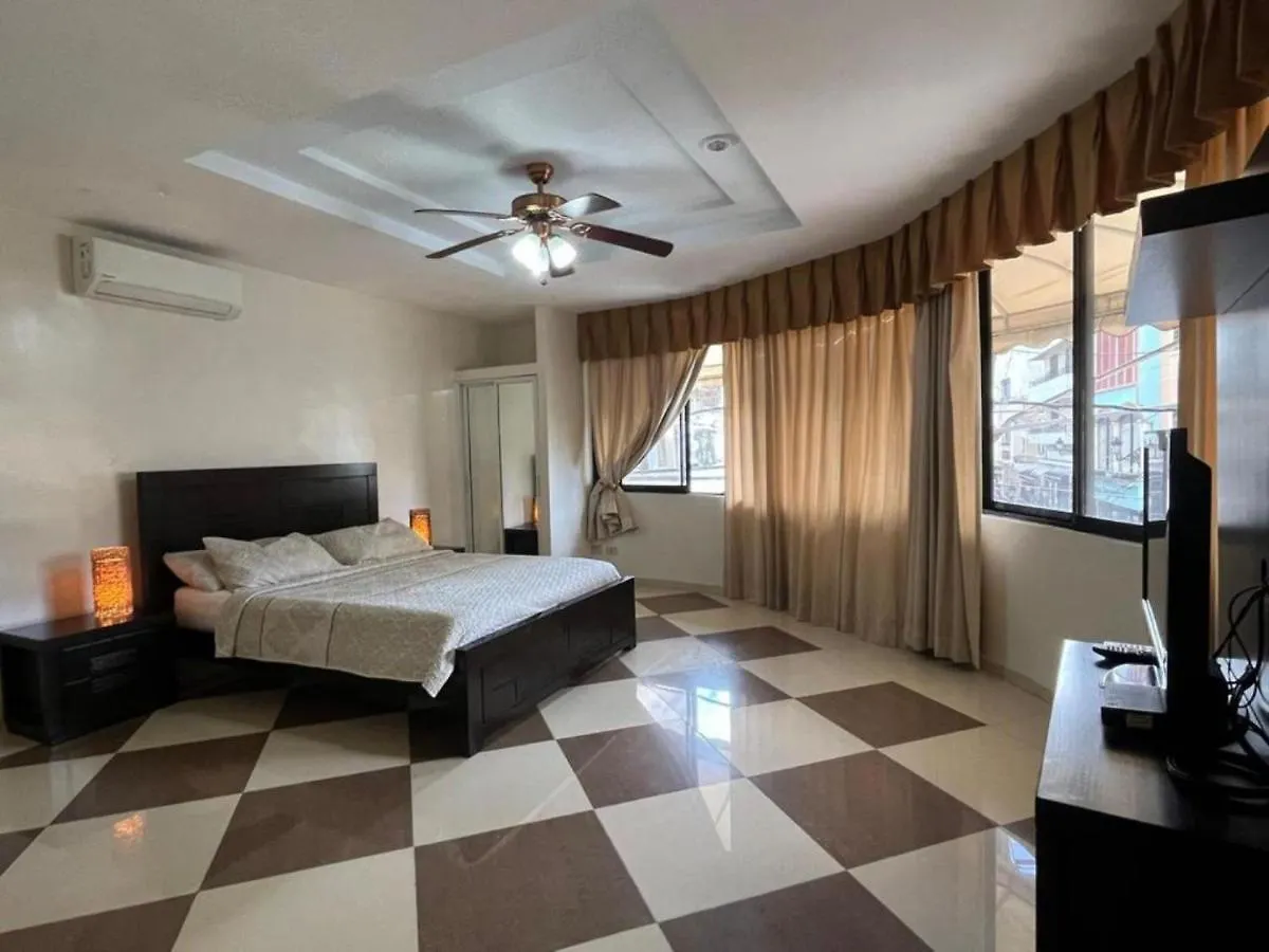 Aparta Hotel Roma location
